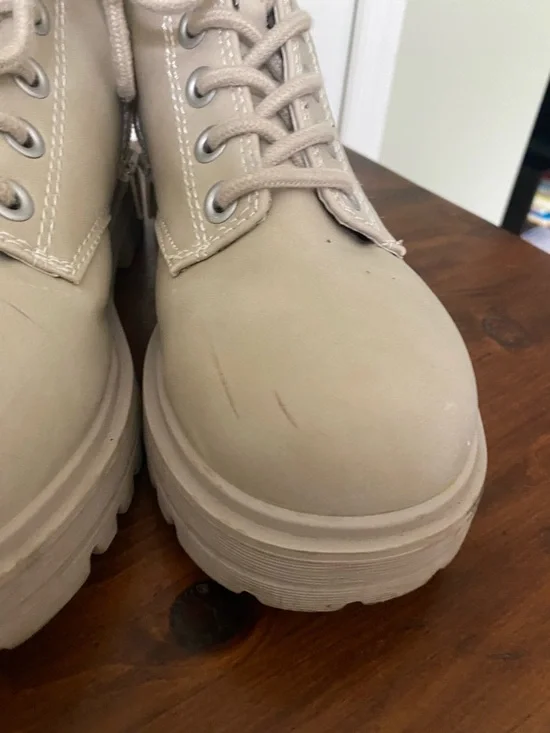 Women’s Chunky Lace-Up Combat Boots - Beige Size 8.5 - Picture 4 of 9